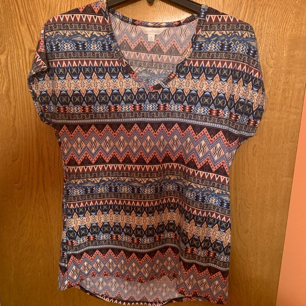 Super cute charming Charlie size small top